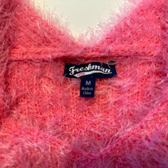 Pink polyester sweater, perfect for Valentines. worn once, very soft - Picture 2 of 3